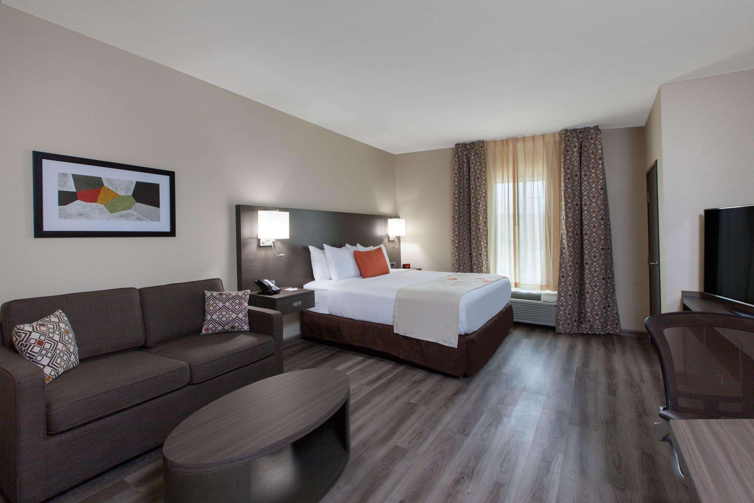 Hawthorn Extended Stay By Wyndham Одеса Екстер'єр фото